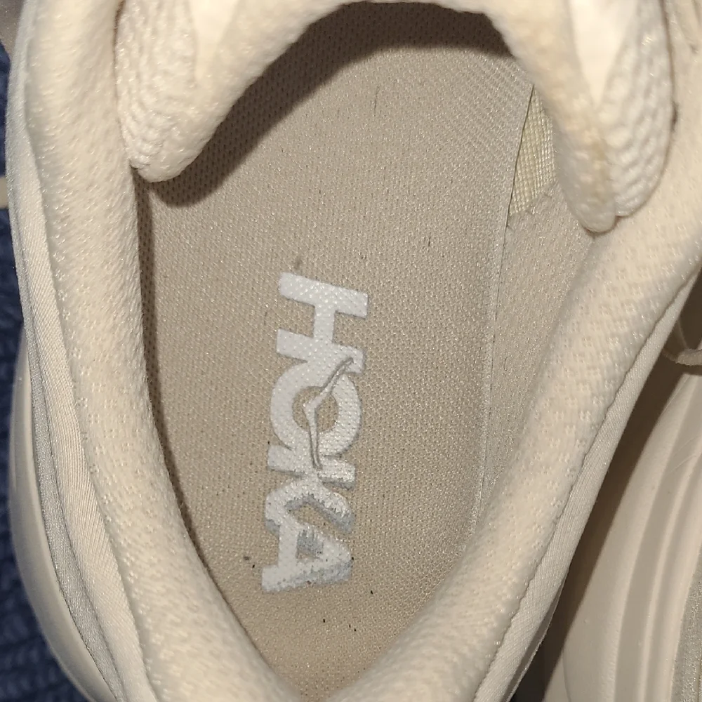 Hoka Women’s Cream/White Cushioned Running Shoes, 8 B8 - Picture 5 of 12